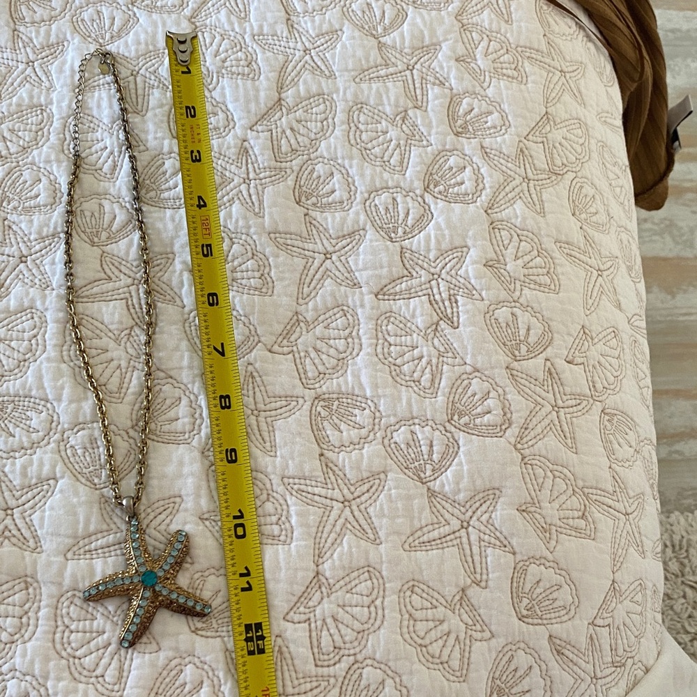 Vintage Gold-Tone Starfish Pendant Necklace with blue rhinestone Accents